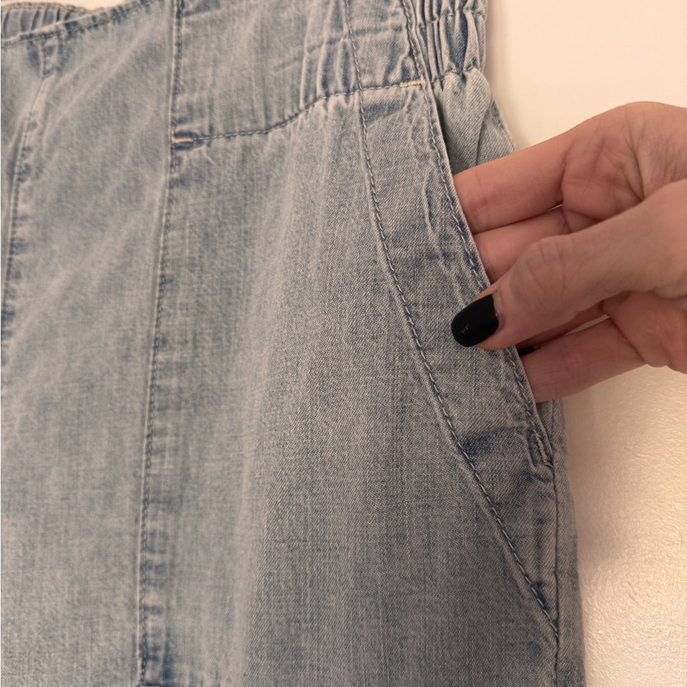 We The Free Light Wash Wide Leg Jeans - Picture 8 of 11